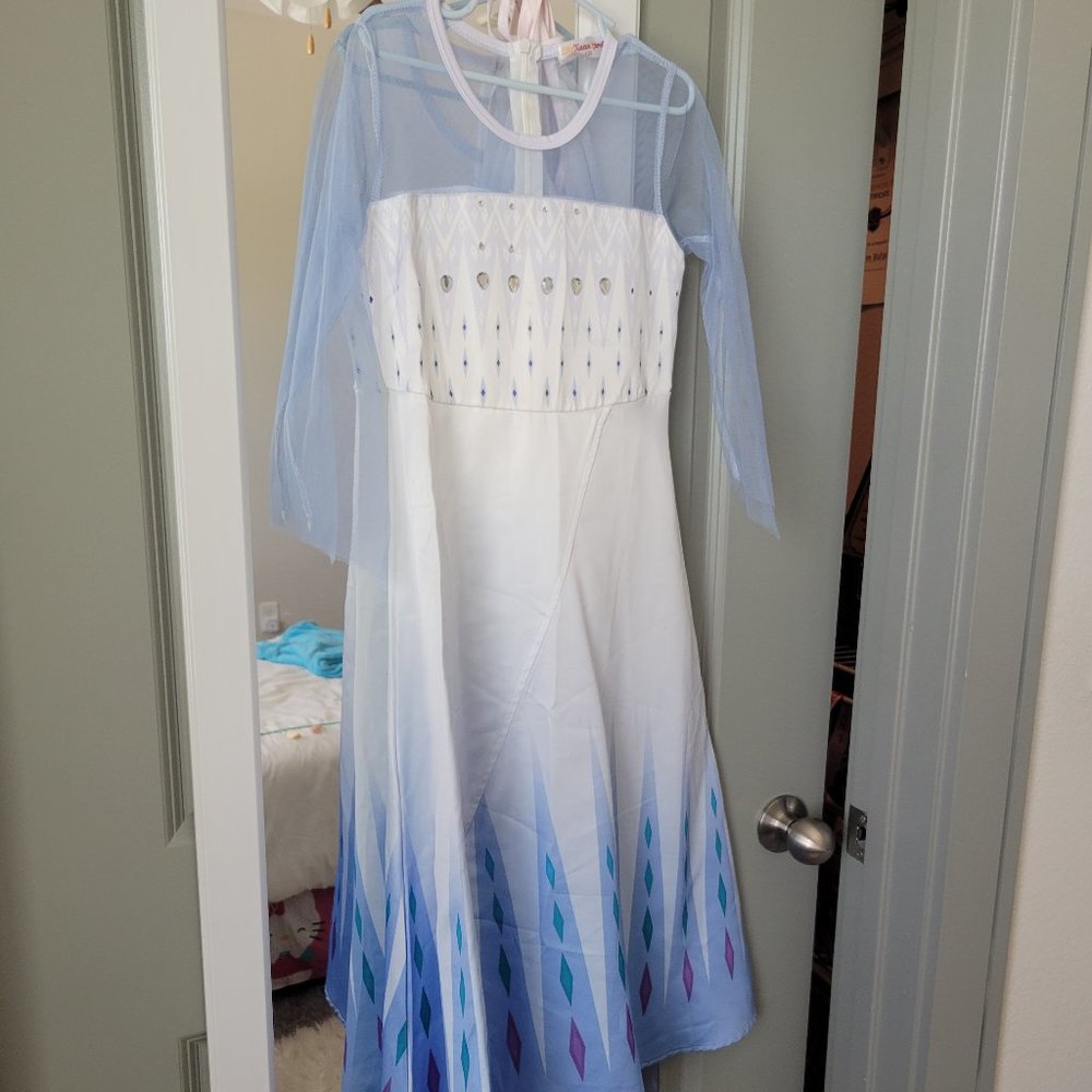 Elsa Frozen 2 Costume Dress with cape